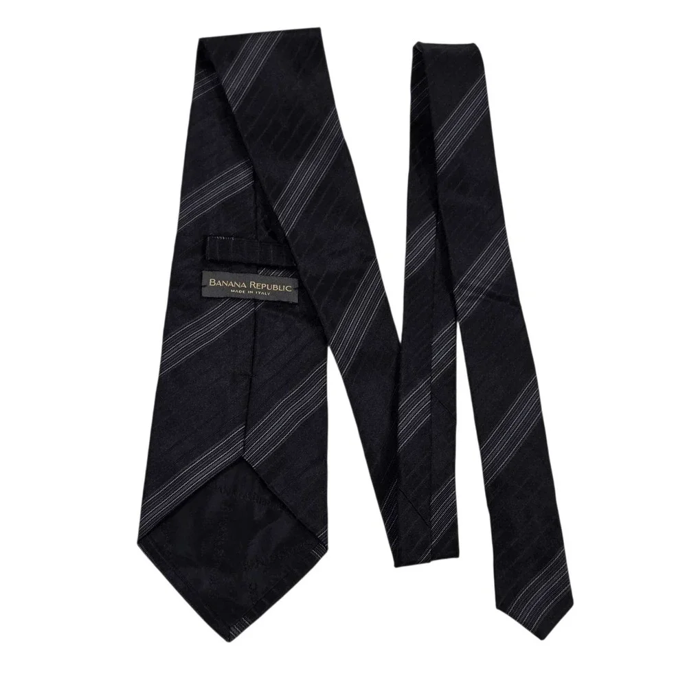 BANANA REPUBLIC Striped Silk‎ Necktie Black Made in Italy Mens Fashion Preppy